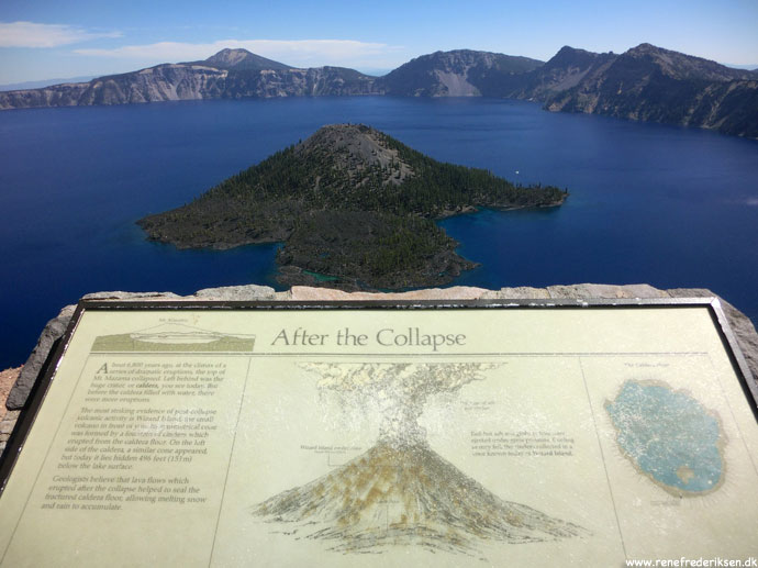 Den dybblå vulkansø Crater Lake