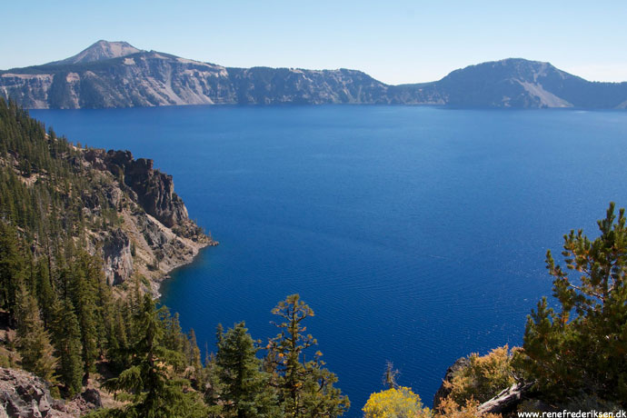 Udsigtspunkt langs Rim Drive ved Crater Lake