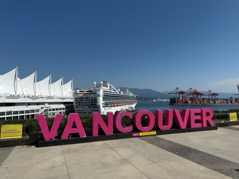 Canada Place, Olympic Cauldron og vandflyvere i Vancouver