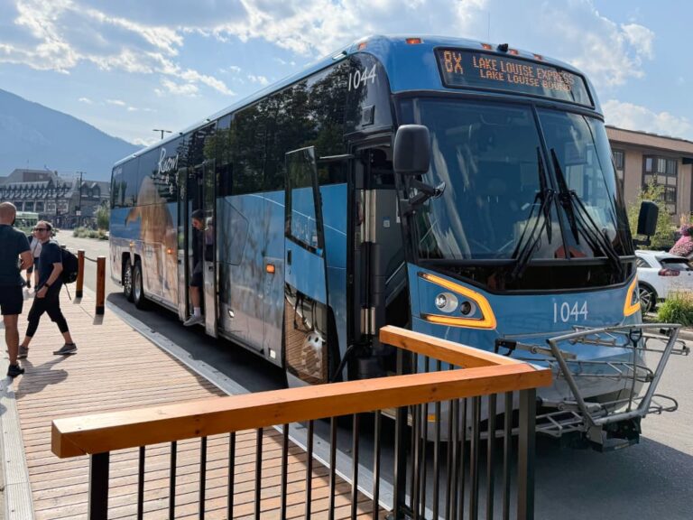 Bus til Lake Louise og Moraine Lake fra Banff