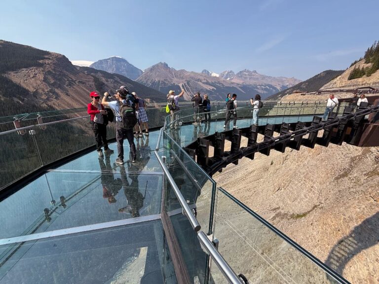 Columbia Icefield Skywalk – 280 meter over Sunwapta Valley