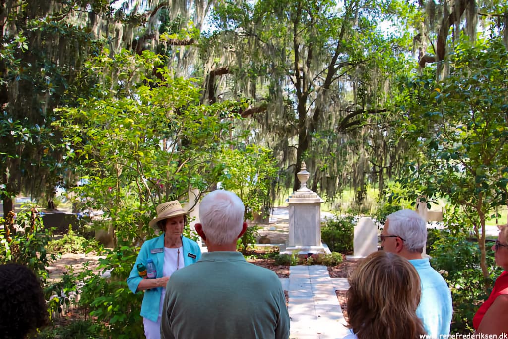 Gamle gravmonumenter i den historiske del af Bonaventure Cemetery